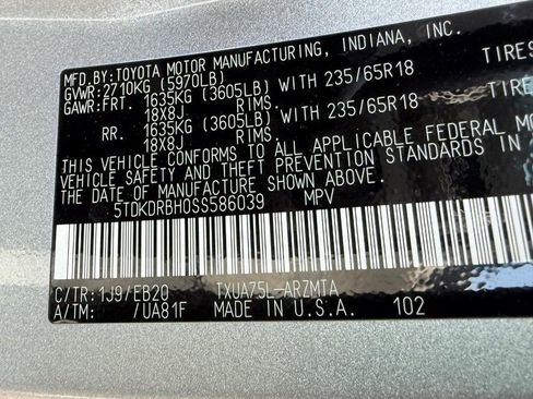 Used 2025 Toyota Highlander XLE image 24