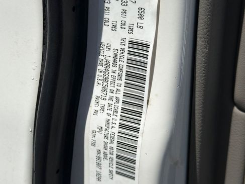 Used 2011 Jeep Grand Cherokee Laredo AWD/4WD image 27
