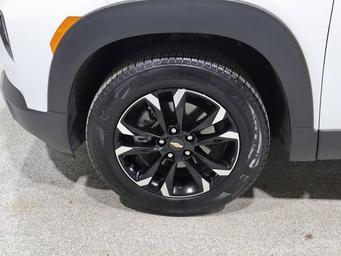 Used 2023 Chevrolet TrailBlazer LT AWD/4WD image 8