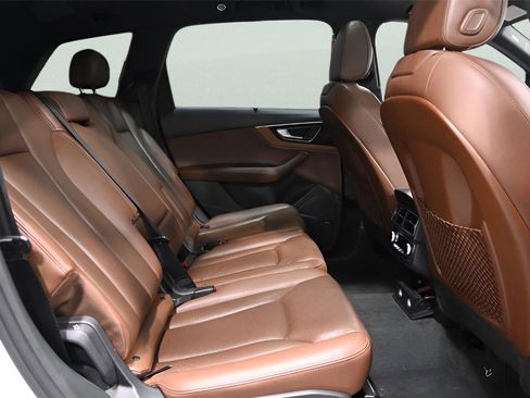 Used 2017 Audi Q7 3.0T Prestige w/ Prestige Package image 21