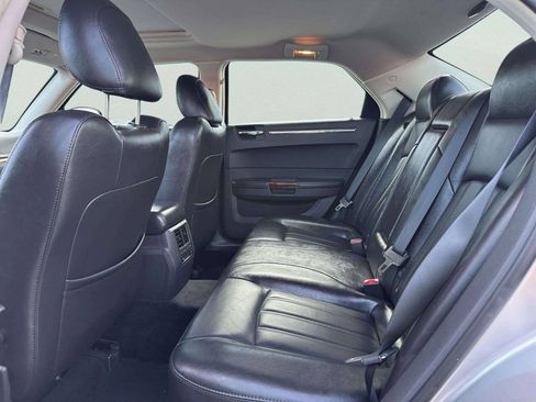 Used 2010 Chrysler 300 C w/ Luxury Group II RWD image 12