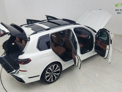 Used 2025 BMW X7 M60i AWD/4WD image 88