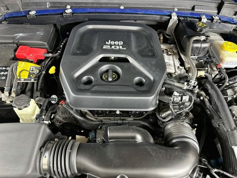 Used 2022 Jeep Wrangler Unlimited Sport AWD/4WD image 32