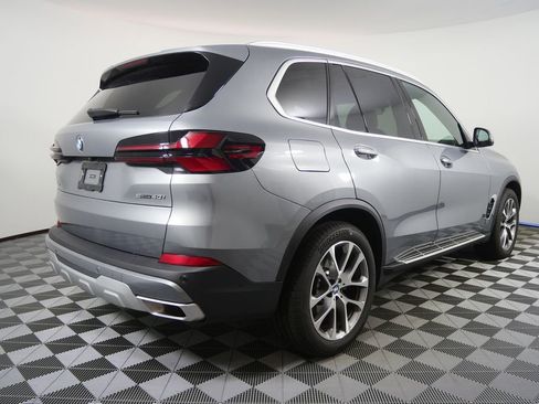 Used 2026 BMW X5 sDrive40i image 3