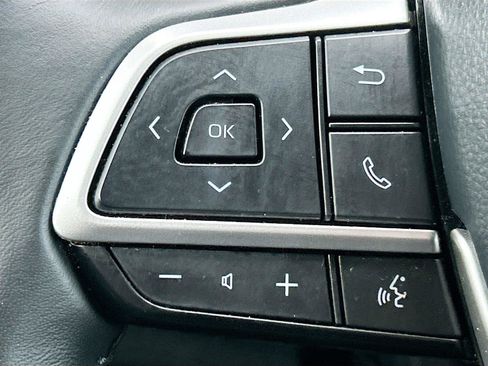 Used 2024 Toyota Highlander XLE FWD image 36