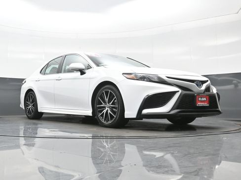 Used 2024 Toyota Camry SE w/ Audio Upgrade Package FWD image 28