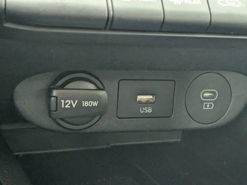 Used 2024 Hyundai Elantra Limited image 21