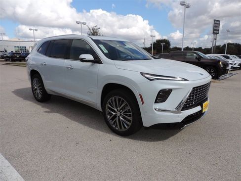 New 2026 Buick Enclave Avenir w/ Super Cruise Package image 3