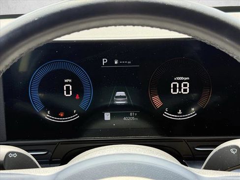 Certified 2025 Hyundai Kona SEL FWD image 11