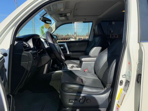Used 2016 Toyota 4Runner Limited AWD/4WD image 10
