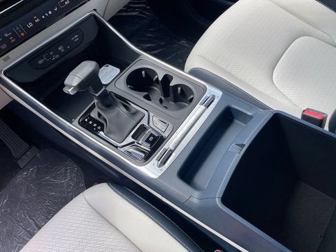New 2027 Kia Carnival SX Prestige FWD image 9