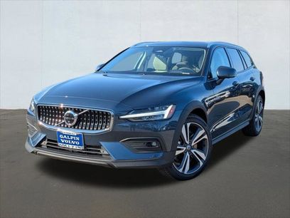 New 2026 Volvo V60 B5 Cross Country Plus w/ Climate Package
