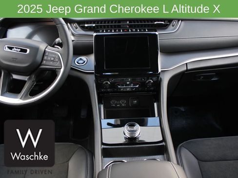New 2025 Jeep Grand Cherokee L Altitude image 26