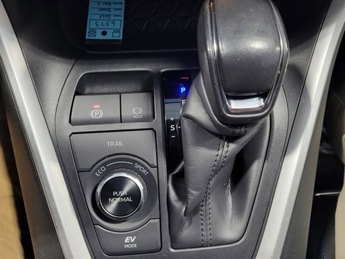 Used 2023 Toyota RAV4 SE image 36