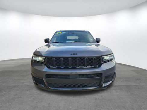 Used 2024 Jeep Grand Cherokee L Altitude image 2