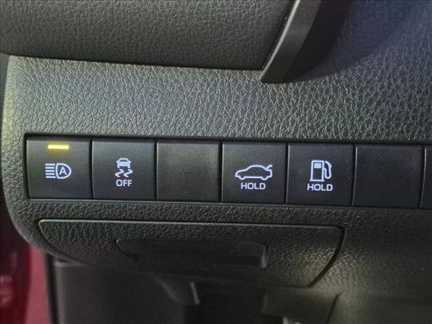 Used 2022 Toyota Camry SE FWD image 15