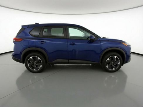 Used 2025 Nissan Rogue SV image 11