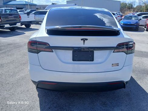 Used 2022 Tesla Model X Plaid image 5