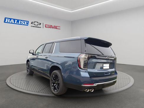 New 2026 Chevrolet Suburban Premier image 8
