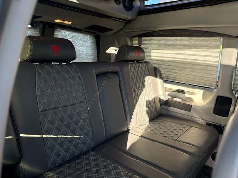 Used 2023 Chevrolet Express 2500 image 30