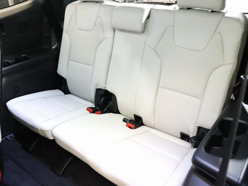 Used 2024 Kia Telluride SX Prestige image 11