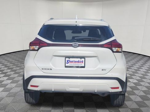 Used 2023 Nissan Kicks SV FWD image 6