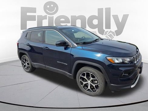 Used 2024 Jeep Compass Limited AWD/4WD image 3