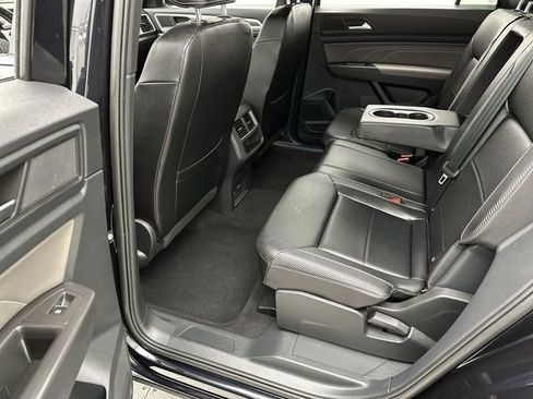 Used 2023 Volkswagen Atlas Cross Sport SE w/ Black Wheel Package image 21