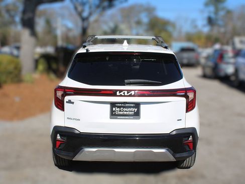 Certified 2024 Kia Seltos EX image 8