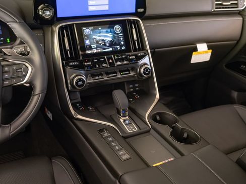 New 2026 Lexus LX 700h Luxury w/ Appearance Package AWD/4WD image 21