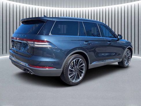 Certified 2023 Lincoln Aviator Reserve w/ Equipment Group 201A image 3