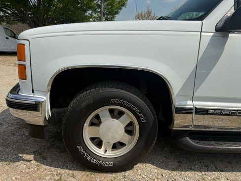 Used 1998 GMC Yukon 2WD 4-Door w/ Marketing Opt Pkg 5 image 11