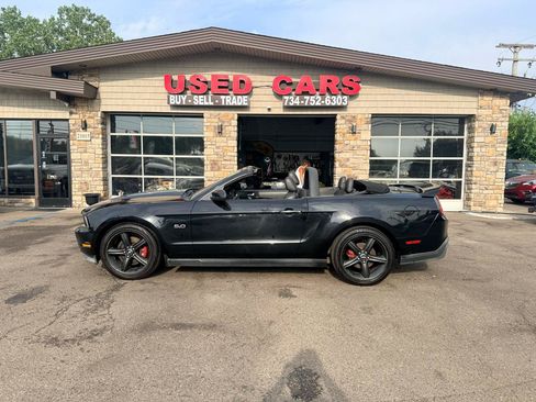 Used 2011 Ford Mustang GT Premium w/ Electronics Pkg RWD image 13