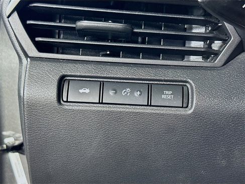 Used 2023 Nissan Altima 2.5 SV image 18