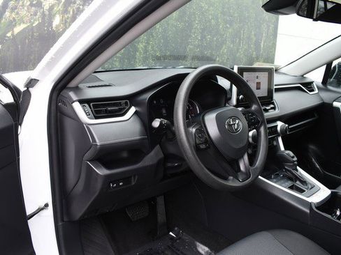 Certified 2025 Toyota RAV4 XLE AWD/4WD image 14