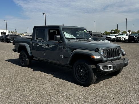New 2025 Jeep Gladiator Sport image 3