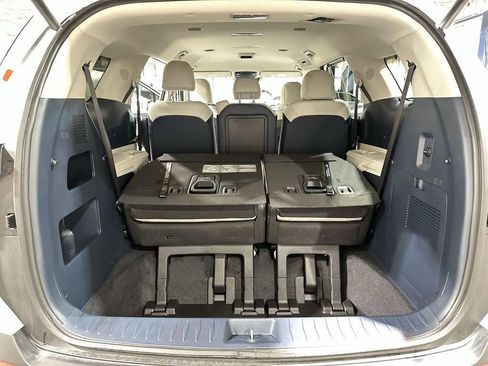 New 2026 Kia Carnival EX image 33