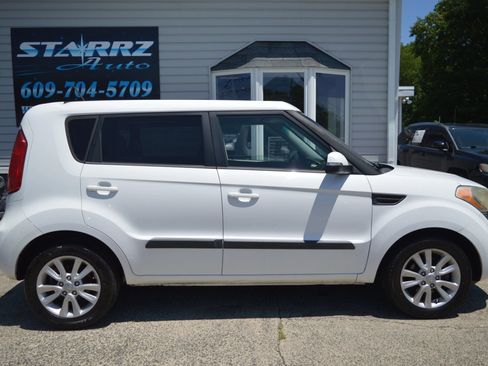 Used 2012 Kia Soul + FWD image 6