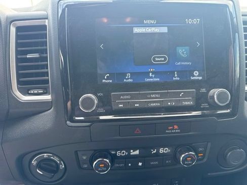 Used 2022 Nissan Frontier SV AWD/4WD image 11