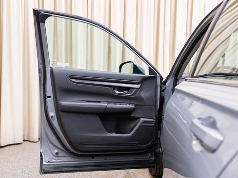 Used 2024 Honda CR-V LX image 8