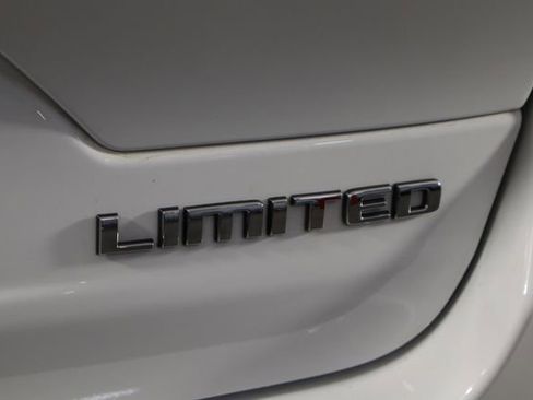 Used 2023 Jeep Grand Cherokee Limited AWD/4WD image 49