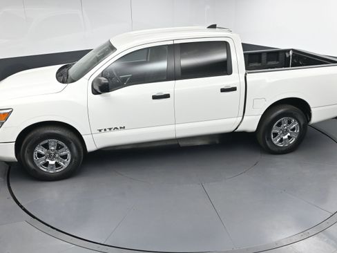 Used 2024 Nissan Titan SV w/ Accessory Utility Package image 37