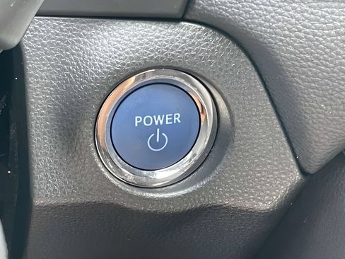 Used 2022 Toyota RAV4 XLE w/ Convenience Package AWD/4WD image 32