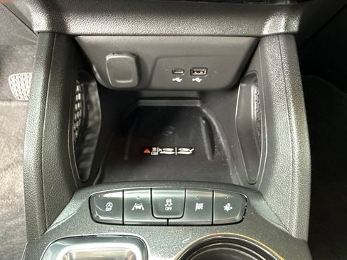 Used 2025 Chevrolet TrailBlazer ACTIV w/ Convenience Package FWD image 15