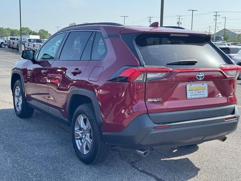 Used 2022 Toyota RAV4 LE AWD/4WD image 6