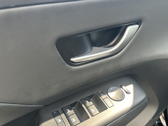 Used 2025 Hyundai Kona Limited FWD image 20