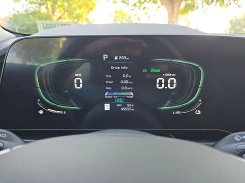 Used 2023 Kia Niro EX image 25