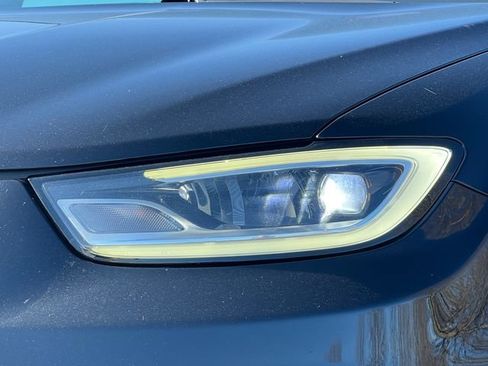 Used 2024 Chrysler Pacifica Touring-L FWD image 46
