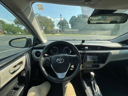 Used 2017 Toyota Corolla LE FWD image 22