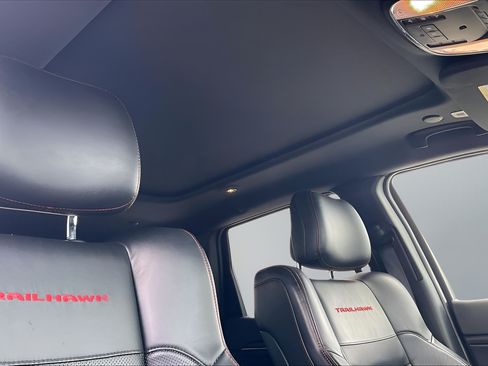 Used 2021 Jeep Grand Cherokee Trailhawk w/ Trailhawk Luxury Group AWD/4WD image 25
